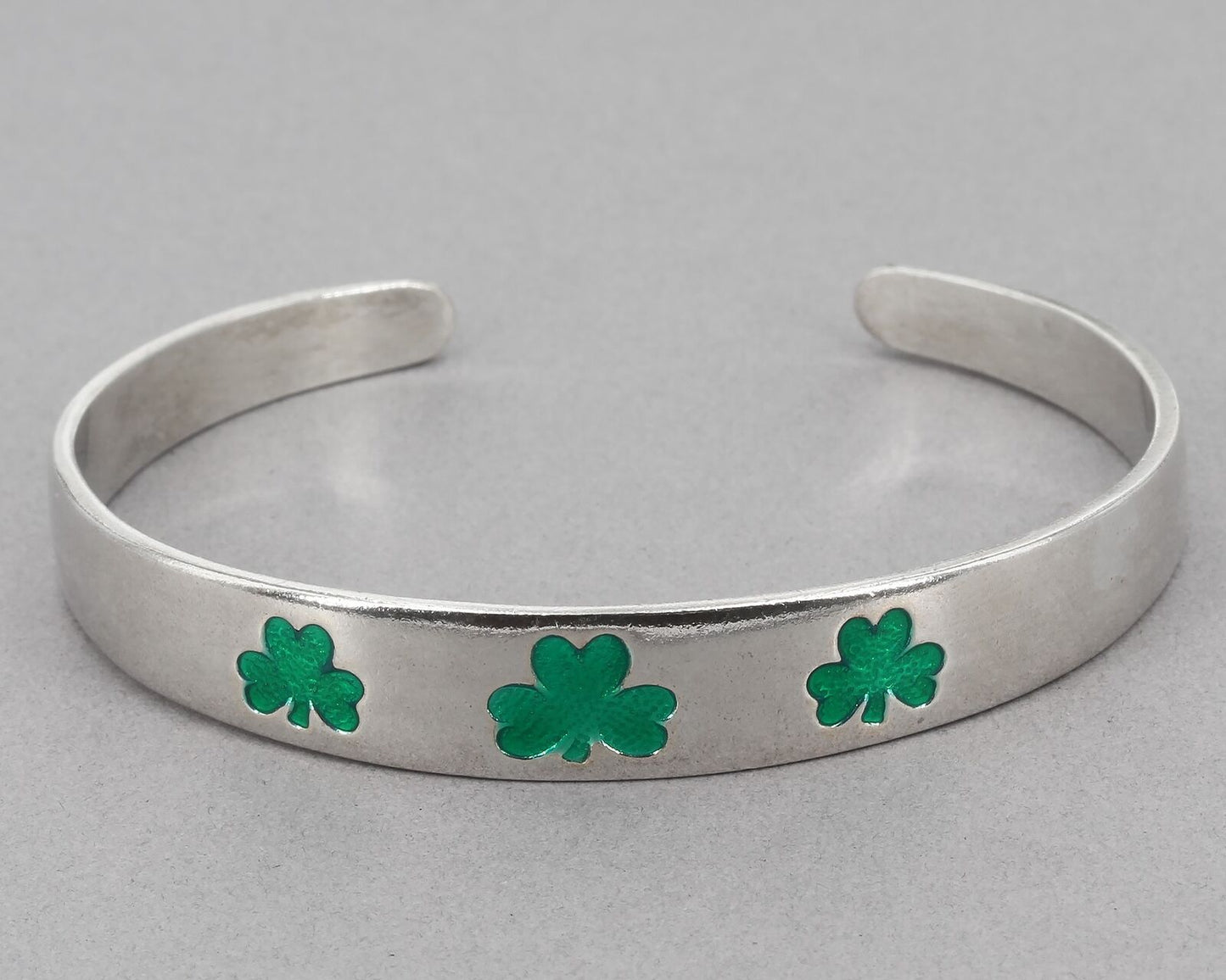 JMH Ireland Sterling Silver Green Enamel Shamrock Trio Cuff Bracelet 22.7 Grams