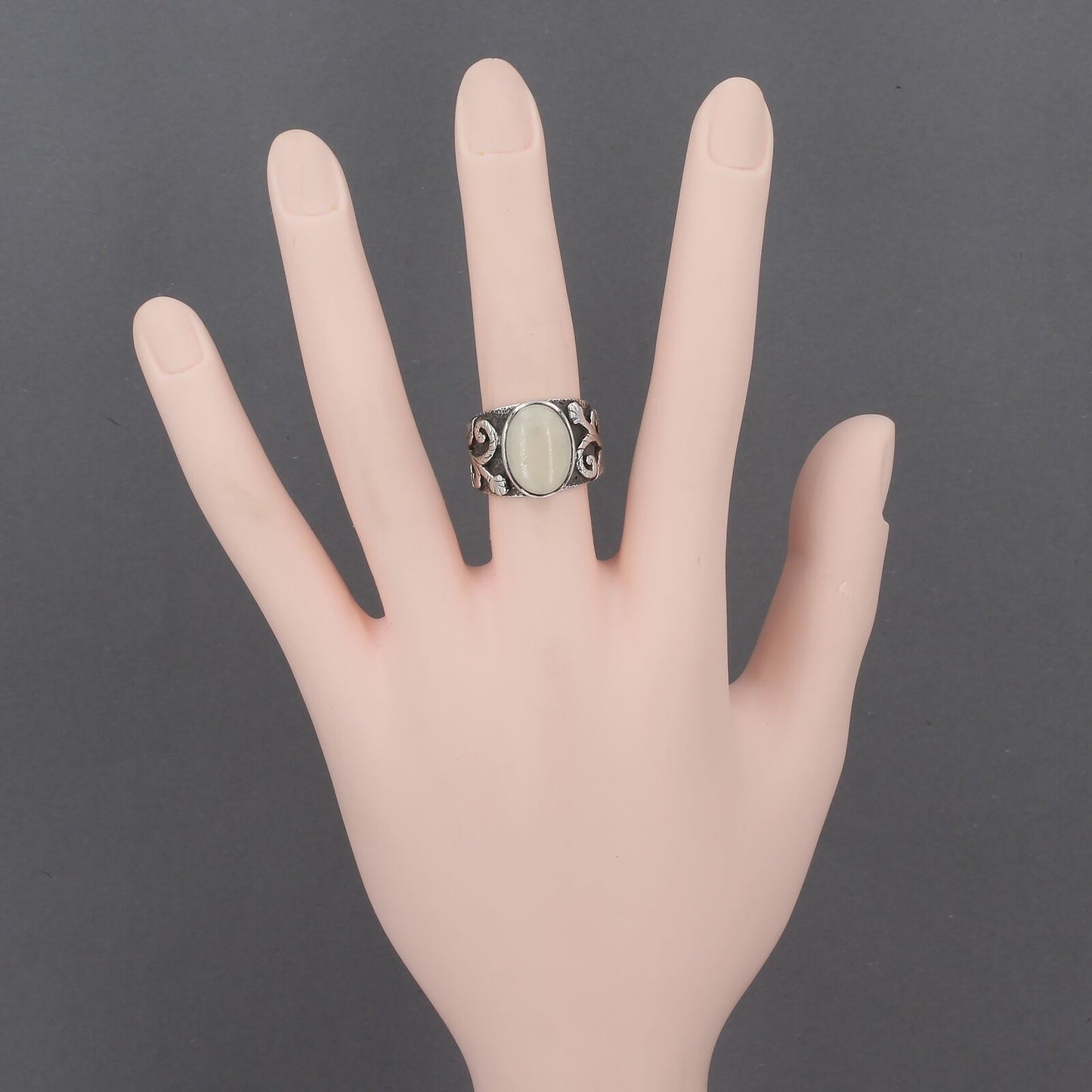Retired Silpada Sterling Textured Vine Bamboo Coral Cabochon Ring R1635 Sz 6.75