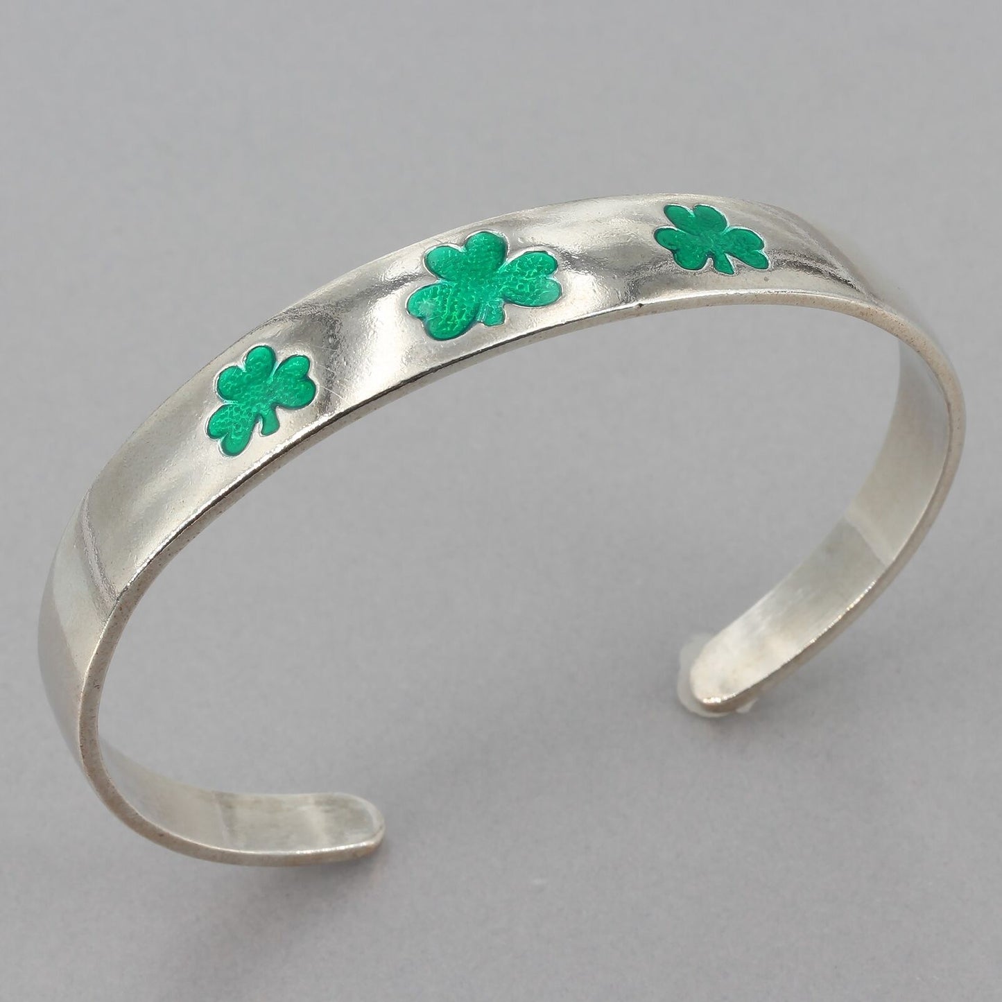 JMH Ireland Sterling Silver Green Enamel Shamrock Trio Cuff Bracelet 22.7 Grams