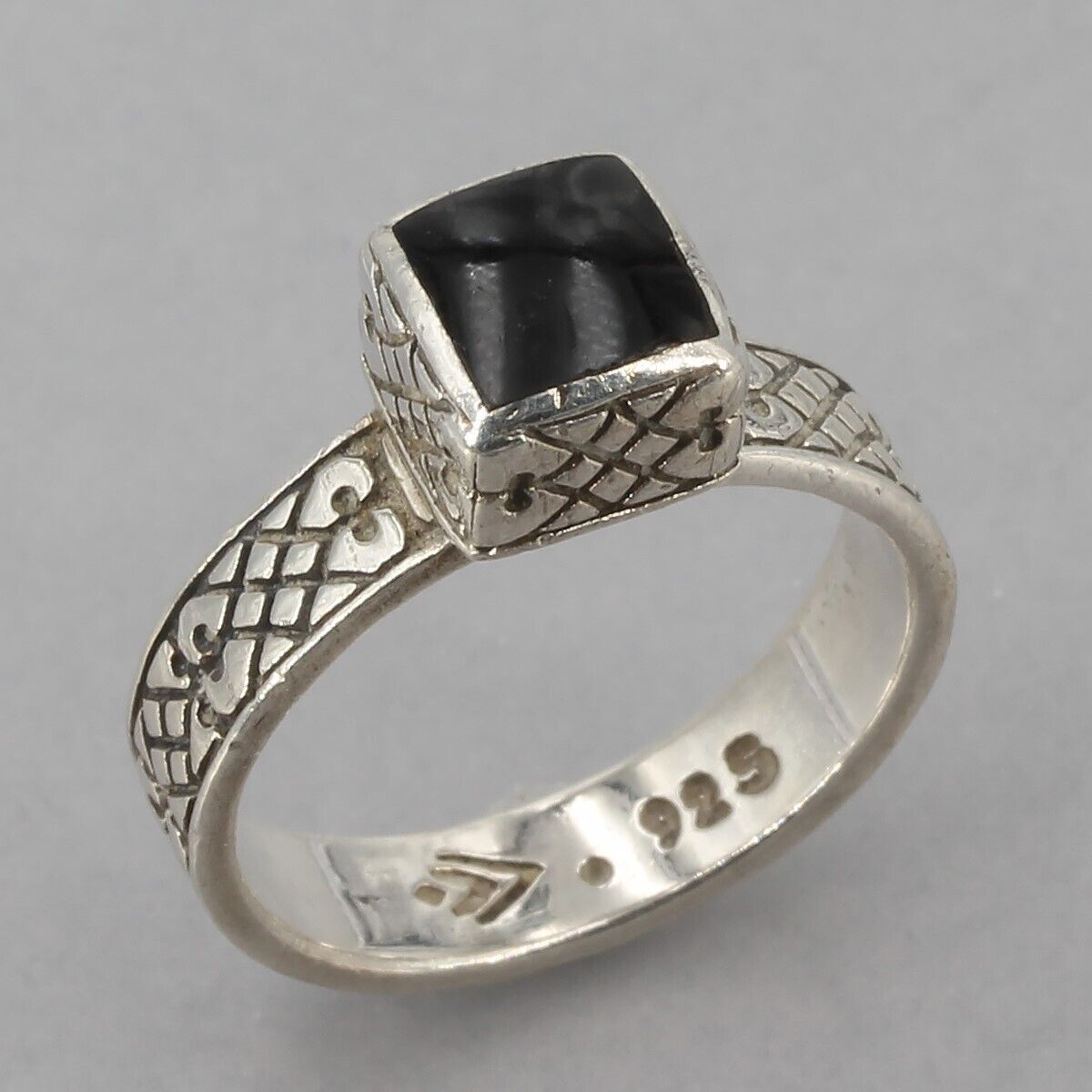 Retired Silpada Sterling Square Black Onyx Inlay Etched Band Ring R0945 Sz 6.75
