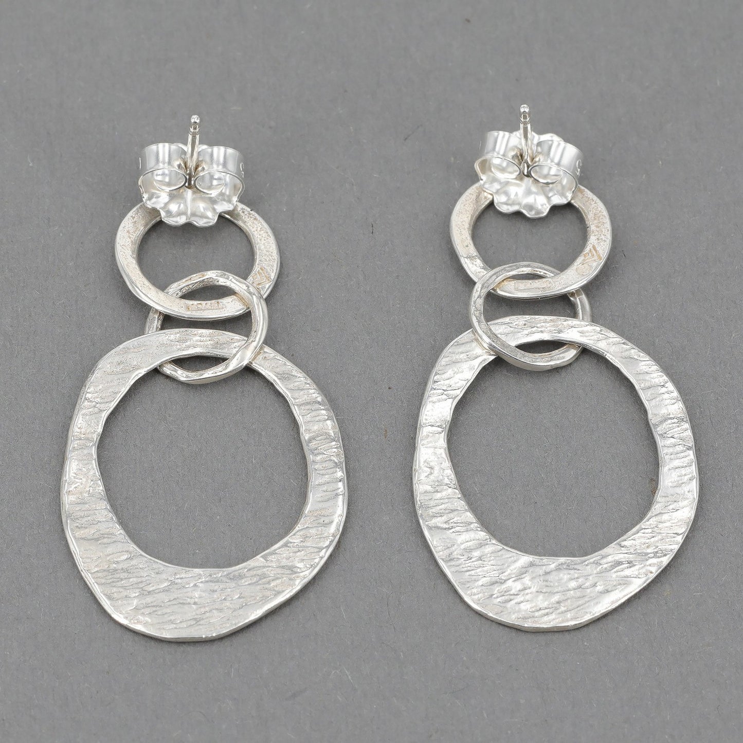 47611374