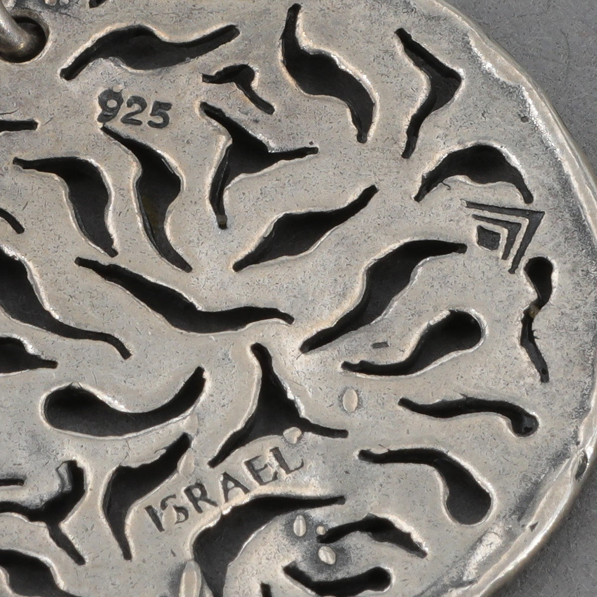 47699672