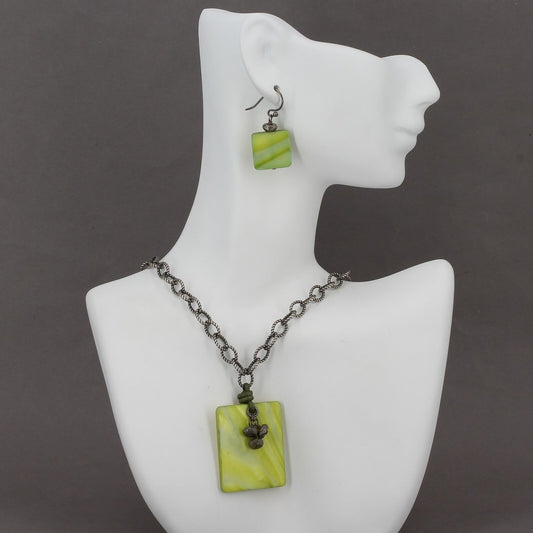 Vintage Silpada Sterling Green Mother of Pearl Necklace Earrings Set N1133 W1134